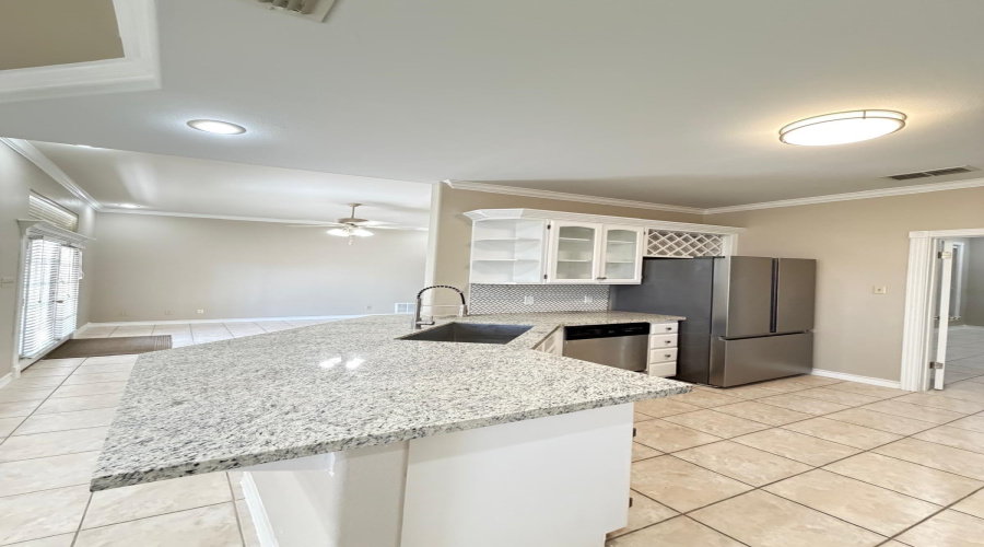 2413 Sutton Ct, Laredo, Texas 78045, 3 Bedrooms Bedrooms, 7 Rooms Rooms,2 BathroomsBathrooms,Residential,For Rent,2413 Sutton Ct,20260838