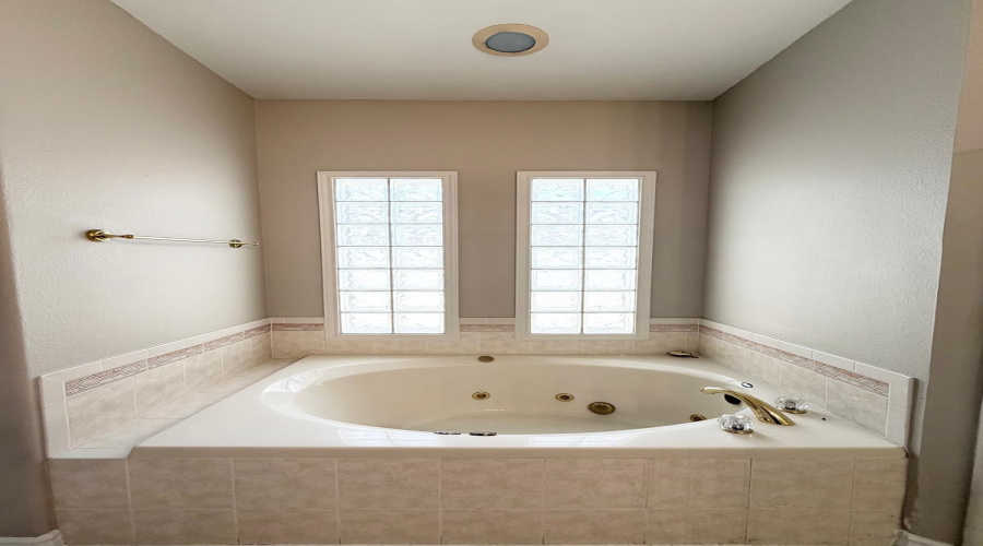 2413 Sutton Ct, Laredo, Texas 78045, 3 Bedrooms Bedrooms, 7 Rooms Rooms,2 BathroomsBathrooms,Residential,For Rent,2413 Sutton Ct,20260838