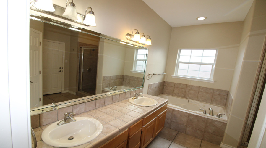 10105 Caballo Dr, Laredo, Texas 78045, 3 Bedrooms Bedrooms, 8 Rooms Rooms,2 BathroomsBathrooms,Residential,For Sale,10105 Caballo Dr,20260839