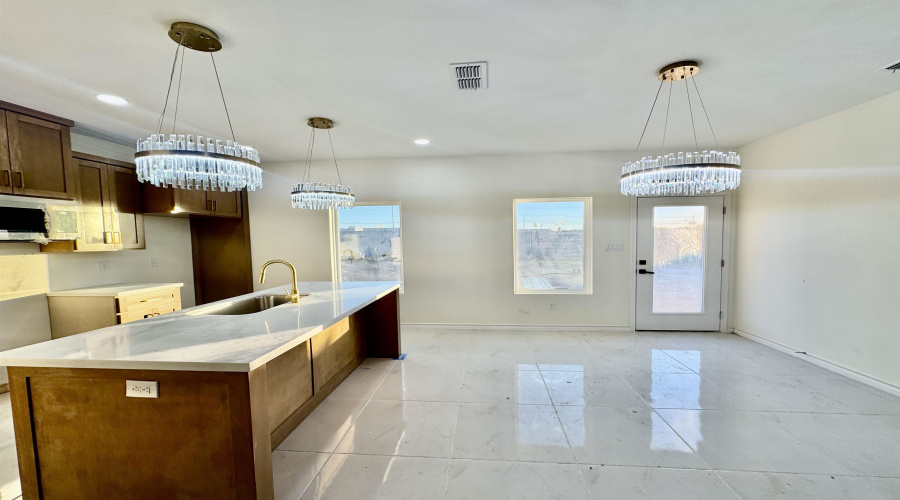 6003 Heather Loop, Laredo, Texas 78043, 3 Bedrooms Bedrooms, 5 Rooms Rooms,2 BathroomsBathrooms,Residential,For Sale,6003 Heather Loop,20260842