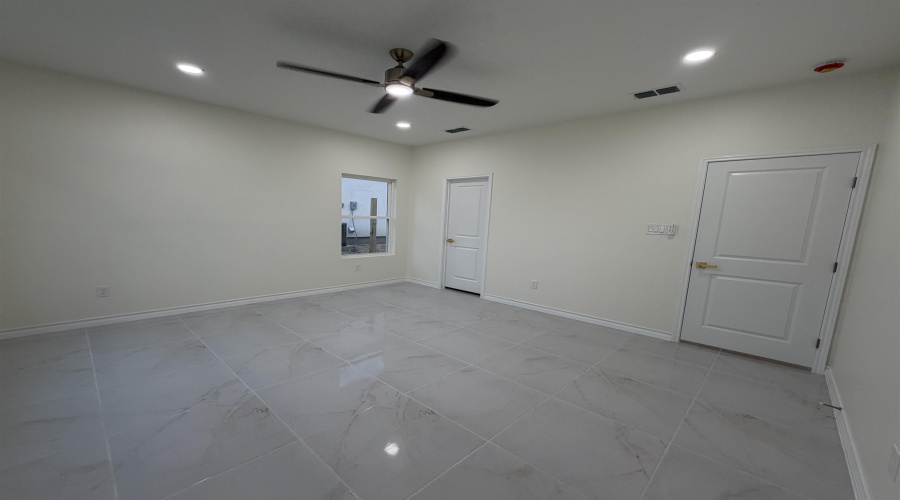 6003 Heather Loop, Laredo, Texas 78043, 3 Bedrooms Bedrooms, 5 Rooms Rooms,2 BathroomsBathrooms,Residential,For Sale,6003 Heather Loop,20260842