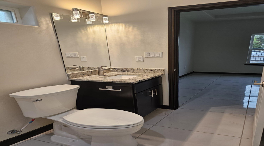 3901 Logan Ave, Laredo, Texas 78041-5012, 3 Bedrooms Bedrooms, 5 Rooms Rooms,2 BathroomsBathrooms,Residential,For Rent,3901 Logan Ave,20260843