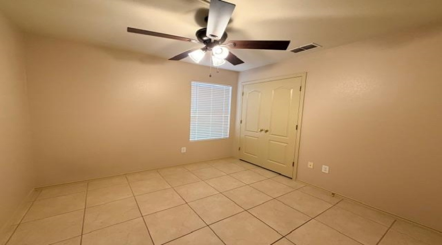 9310 Albany Dr, Laredo, Texas 78045, 3 Bedrooms Bedrooms, 4 Rooms Rooms,2 BathroomsBathrooms,Residential,For Rent,9310 Albany Dr,20260844