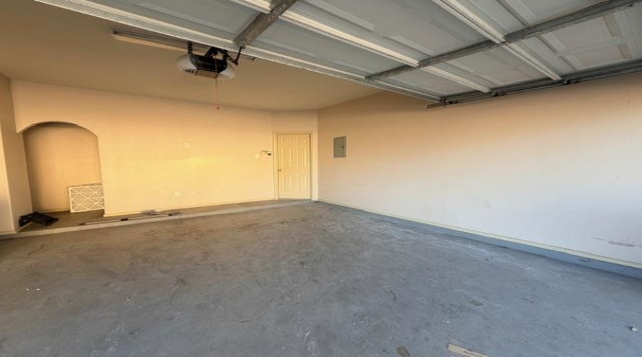 9310 Albany Dr, Laredo, Texas 78045, 3 Bedrooms Bedrooms, 4 Rooms Rooms,2 BathroomsBathrooms,Residential,For Rent,9310 Albany Dr,20260844