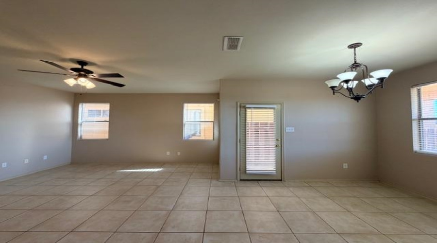 9310 Albany Dr, Laredo, Texas 78045, 3 Bedrooms Bedrooms, 4 Rooms Rooms,2 BathroomsBathrooms,Residential,For Rent,9310 Albany Dr,20260844