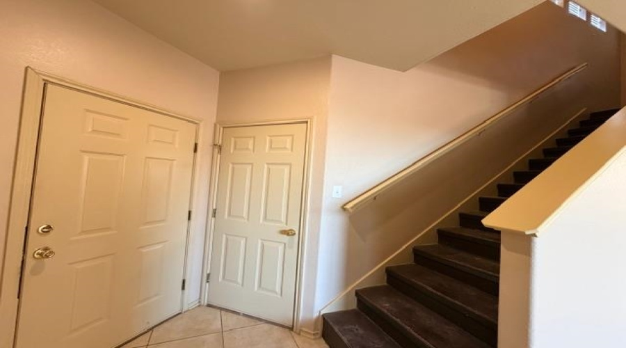 9310 Albany Dr, Laredo, Texas 78045, 3 Bedrooms Bedrooms, 4 Rooms Rooms,2 BathroomsBathrooms,Residential,For Rent,9310 Albany Dr,20260844