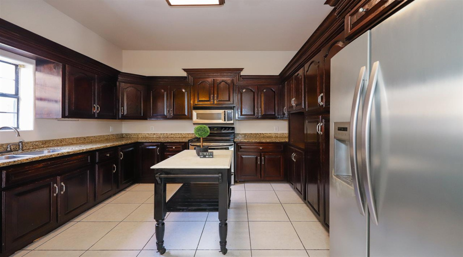 305 Lake Clark Ct, Laredo, Texas 78041, 4 Bedrooms Bedrooms, 9 Rooms Rooms,5 BathroomsBathrooms,Residential,For Rent,305 Lake Clark Ct,20260857