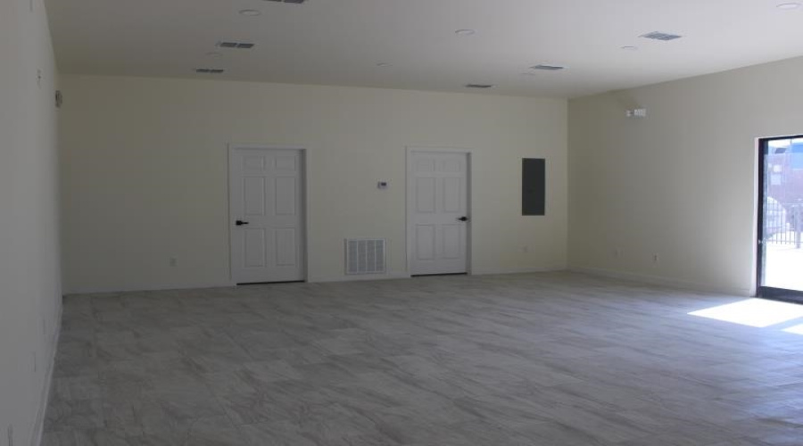 1113 San Bernardo Ave, Laredo, Texas 78040, 1 Room Rooms,1 BathroomBathrooms,Commercial retail/office,For Rent,1113 San Bernardo Ave,20260856