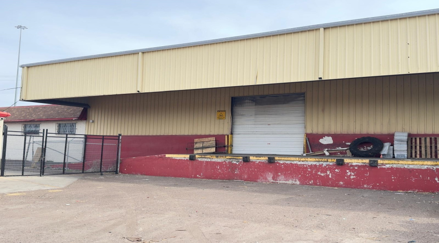 8701 Las Cruces Dr, Laredo, Texas 78045, 1 Bedroom Bedrooms, 1 Room Rooms,2 BathroomsBathrooms,Commercial/industrial,For Rent,8701 Las Cruces Dr,20260870