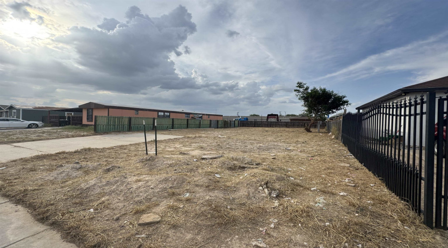 1022 Lope De Vega Dr, LAREDO, Texas 78046, ,Land,For Sale,1022 Lope De Vega Dr,20260861