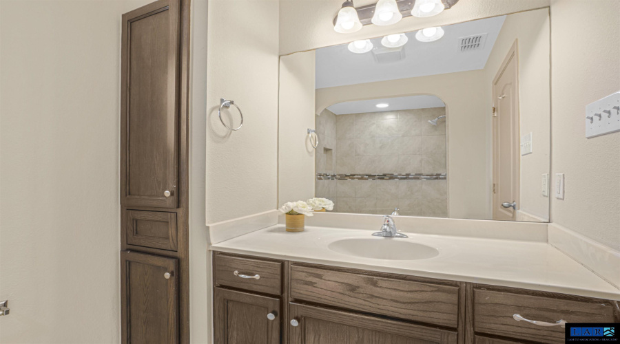 3615 Gregorio Lerma Dr, Laredo, Texas 78046-4073, 3 Bedrooms Bedrooms, 5 Rooms Rooms,2 BathroomsBathrooms,Residential,For Sale,3615 Gregorio Lerma Dr,20255160