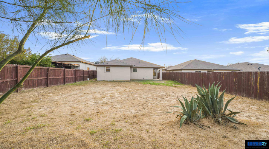 3615 Gregorio Lerma Dr, Laredo, Texas 78046-4073, 3 Bedrooms Bedrooms, 5 Rooms Rooms,2 BathroomsBathrooms,Residential,For Sale,3615 Gregorio Lerma Dr,20255160