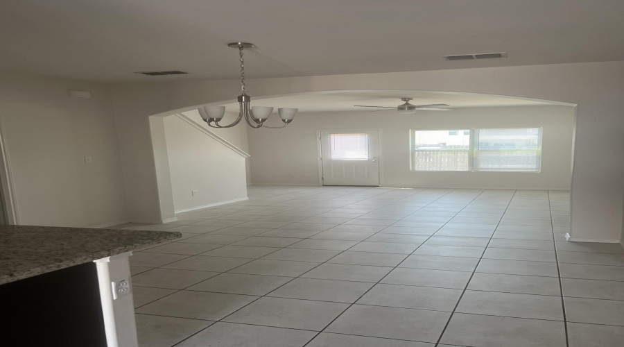 201 Welland Dr., Laredo, Texas 78045, 3 Bedrooms Bedrooms, 5 Rooms Rooms,2 BathroomsBathrooms,Residential,For Rent,201 Welland Dr.,20260862