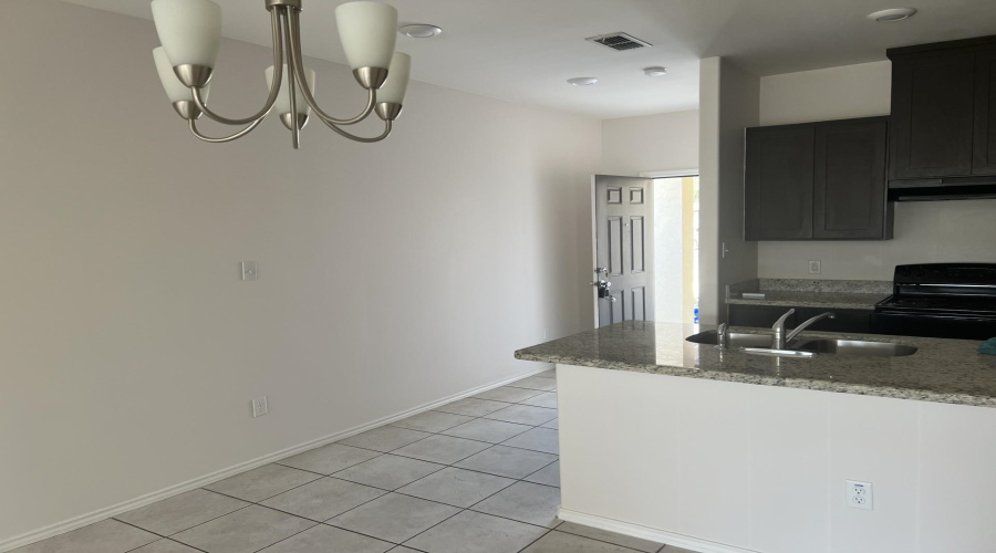 201 Welland Dr., Laredo, Texas 78045, 3 Bedrooms Bedrooms, 5 Rooms Rooms,2 BathroomsBathrooms,Residential,For Rent,201 Welland Dr.,20260862