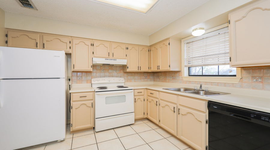 607 Gale St, Laredo, Texas 78041, 3 Bedrooms Bedrooms, 6 Rooms Rooms,2 BathroomsBathrooms,Residential,For Sale,607 Gale St,20260867