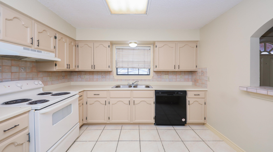 607 Gale St, Laredo, Texas 78041, 3 Bedrooms Bedrooms, 6 Rooms Rooms,2 BathroomsBathrooms,Residential,For Sale,607 Gale St,20260867