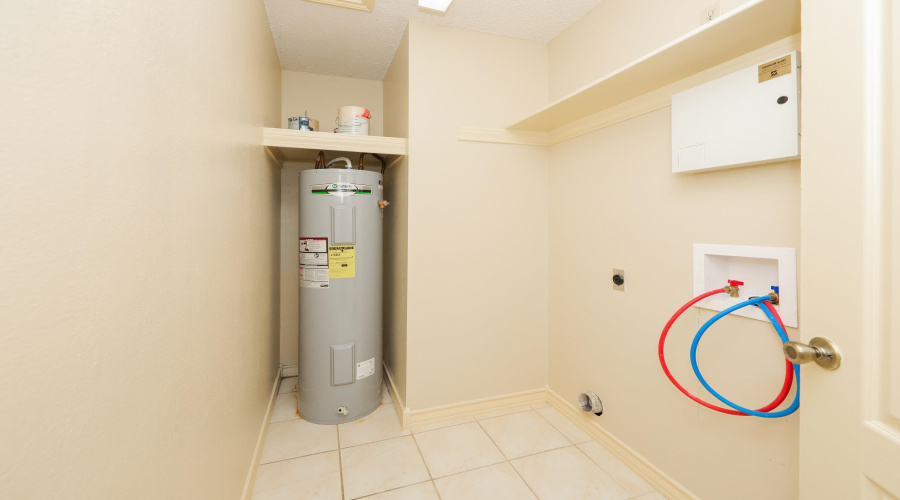 607 Gale St, Laredo, Texas 78041, 3 Bedrooms Bedrooms, 6 Rooms Rooms,2 BathroomsBathrooms,Residential,For Sale,607 Gale St,20260867