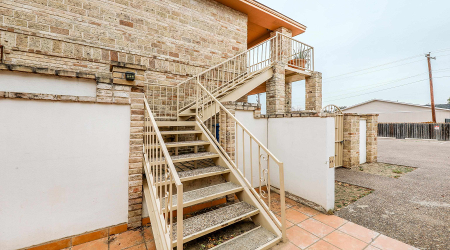 607 Gale St, Laredo, Texas 78041, 3 Bedrooms Bedrooms, 6 Rooms Rooms,2 BathroomsBathrooms,Residential,For Sale,607 Gale St,20260867