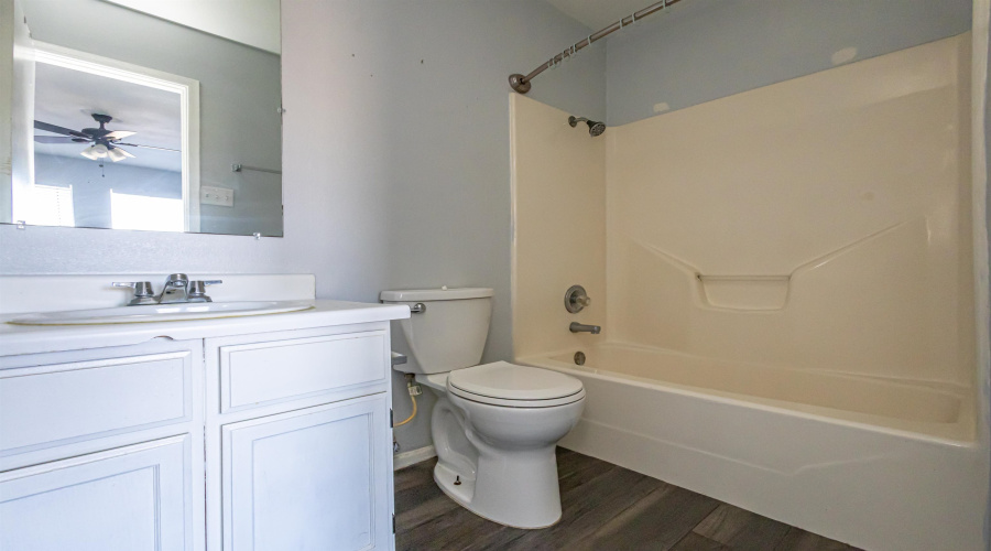 1503 Eisenhower Dr, Laredo, Texas 78046, 3 Bedrooms Bedrooms, 5 Rooms Rooms,2 BathroomsBathrooms,Residential,For Sale,1503 Eisenhower Dr,20260868