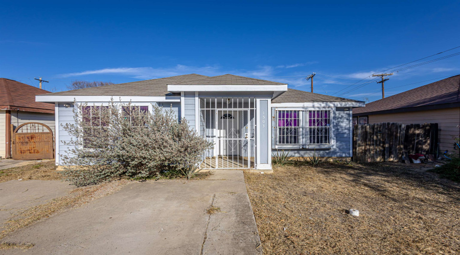 1503 Eisenhower Dr, Laredo, Texas 78046, 3 Bedrooms Bedrooms, 5 Rooms Rooms,2 BathroomsBathrooms,Residential,For Sale,1503 Eisenhower Dr,20260868
