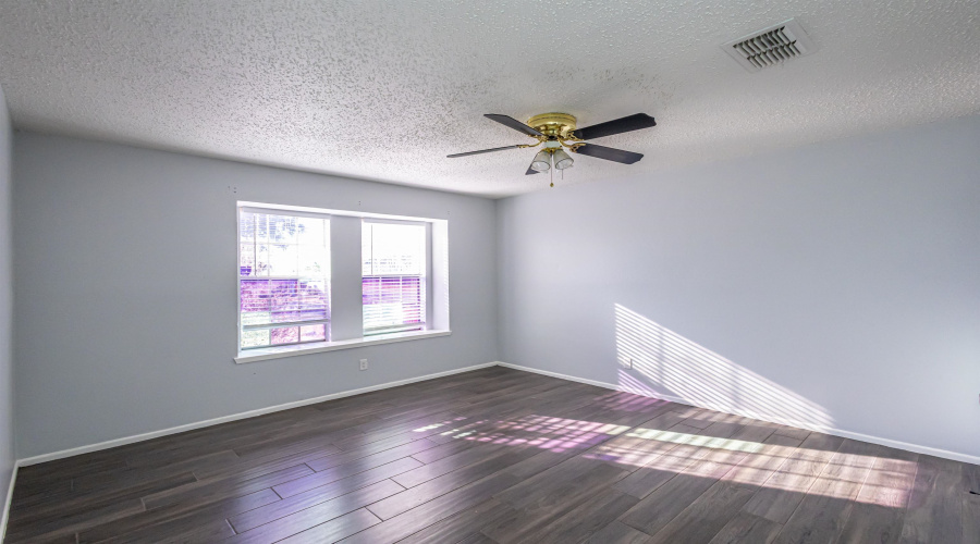 1503 Eisenhower Dr, Laredo, Texas 78046, 3 Bedrooms Bedrooms, 5 Rooms Rooms,2 BathroomsBathrooms,Residential,For Sale,1503 Eisenhower Dr,20260868