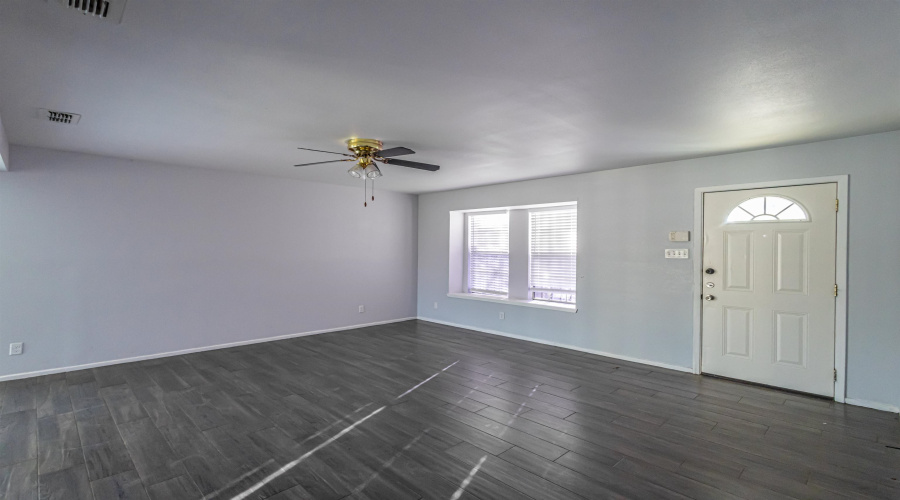 1503 Eisenhower Dr, Laredo, Texas 78046, 3 Bedrooms Bedrooms, 5 Rooms Rooms,2 BathroomsBathrooms,Residential,For Sale,1503 Eisenhower Dr,20260868