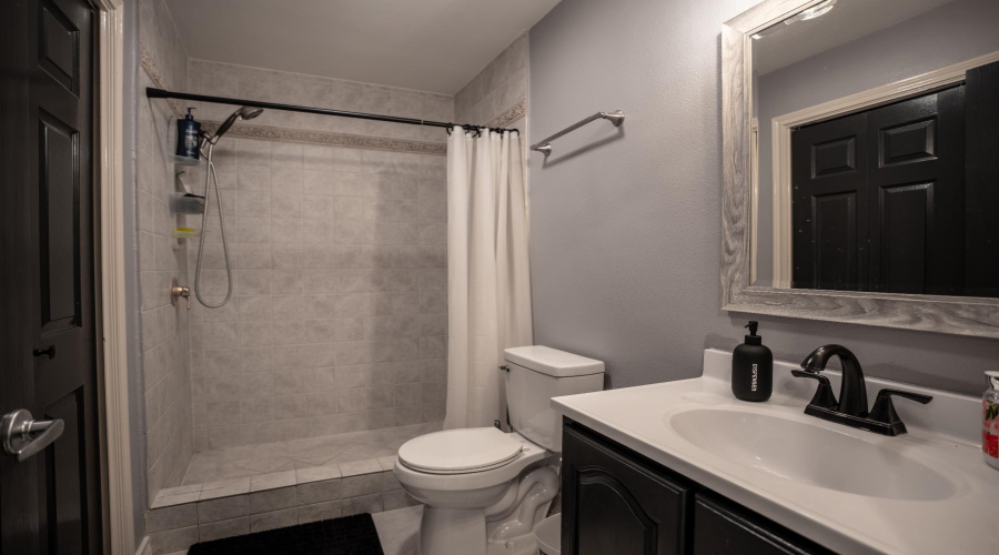 101 Martingale Ln, LAREDO, Texas 78041, 3 Bedrooms Bedrooms, 8 Rooms Rooms,3 BathroomsBathrooms,Residential,For Sale,101 Martingale Ln,20260869