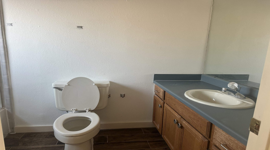 100 E Village Blvd, LAREDO, Texas 78041, 2 Bedrooms Bedrooms, 4 Rooms Rooms,2 BathroomsBathrooms,Residential,For Sale,100 E Village Blvd,20260871