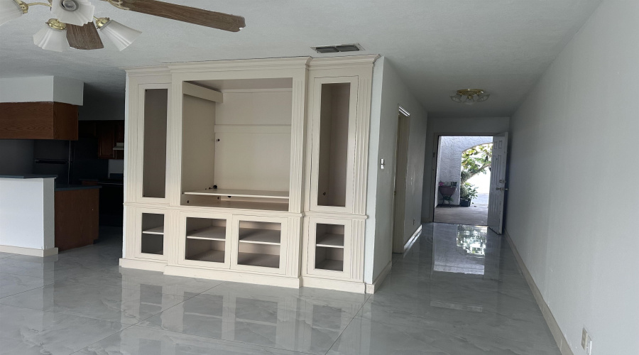 100 E Village Blvd, LAREDO, Texas 78041, 2 Bedrooms Bedrooms, 4 Rooms Rooms,2 BathroomsBathrooms,Residential,For Sale,100 E Village Blvd,20260871