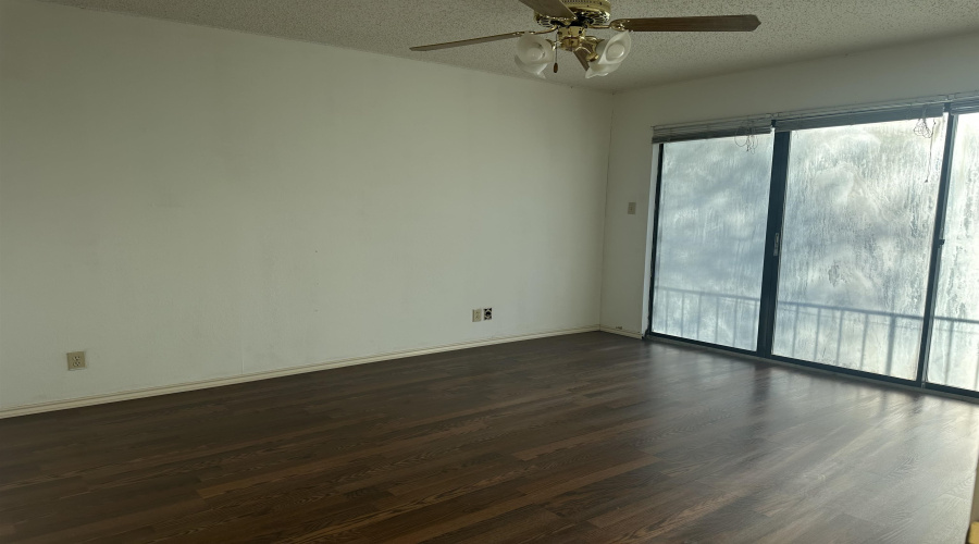 100 E Village Blvd, LAREDO, Texas 78041, 2 Bedrooms Bedrooms, 4 Rooms Rooms,2 BathroomsBathrooms,Residential,For Sale,100 E Village Blvd,20260871