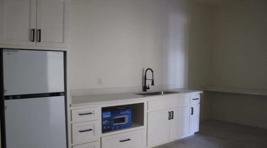 1113 San Bernardo Ave, Laredo, Texas 78040, 1 Room Rooms,2 BathroomsBathrooms,Commercial retail/office,For Rent,1113 San Bernardo Ave,20260863