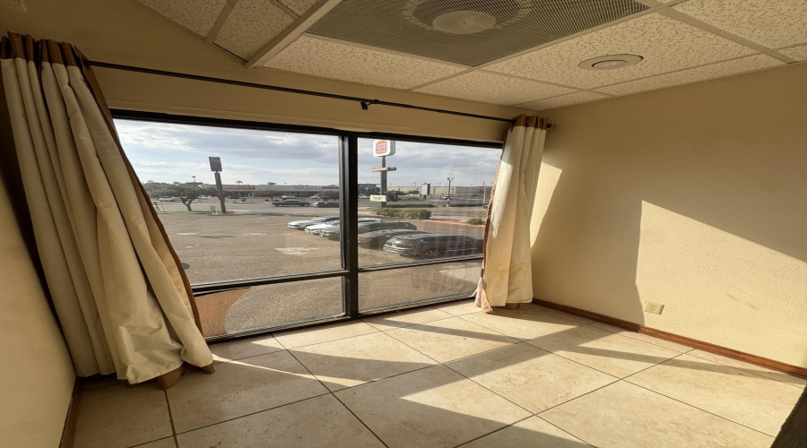 7511 McPherson Dr, Laredo, Texas 78041, 1 Room Rooms,4 BathroomsBathrooms,Commercial retail/office,For Rent,7511 McPherson Dr,20260872
