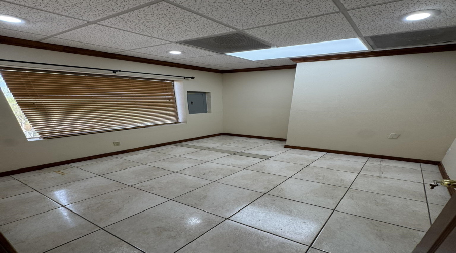 7511 McPherson Dr, Laredo, Texas 78041, 1 Room Rooms,4 BathroomsBathrooms,Commercial retail/office,For Rent,7511 McPherson Dr,20260872