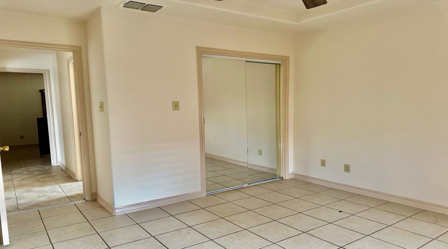 8908 Southern Oaks Lp, Laredo, Texas 78045, 3 Bedrooms Bedrooms, 6 Rooms Rooms,2 BathroomsBathrooms,Residential,For Sale,8908 Southern Oaks Lp,20260873