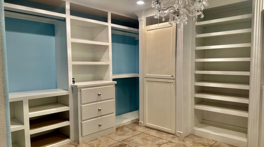 8908 Southern Oaks Lp, Laredo, Texas 78045, 3 Bedrooms Bedrooms, 6 Rooms Rooms,2 BathroomsBathrooms,Residential,For Sale,8908 Southern Oaks Lp,20260873