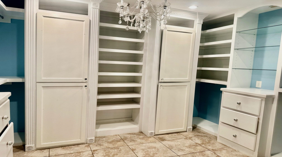 8908 Southern Oaks Lp, Laredo, Texas 78045, 3 Bedrooms Bedrooms, 6 Rooms Rooms,2 BathroomsBathrooms,Residential,For Sale,8908 Southern Oaks Lp,20260873