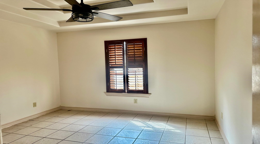 8908 Southern Oaks Lp, Laredo, Texas 78045, 3 Bedrooms Bedrooms, 6 Rooms Rooms,2 BathroomsBathrooms,Residential,For Sale,8908 Southern Oaks Lp,20260873