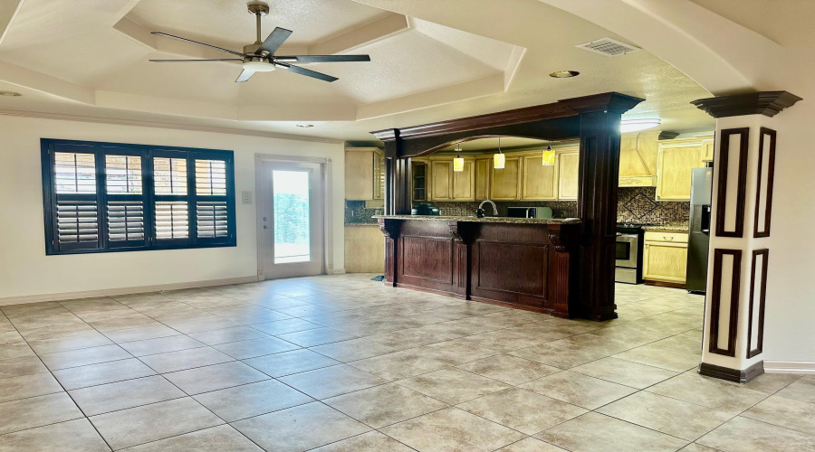 8908 Southern Oaks Lp, Laredo, Texas 78045, 3 Bedrooms Bedrooms, 6 Rooms Rooms,2 BathroomsBathrooms,Residential,For Sale,8908 Southern Oaks Lp,20260873