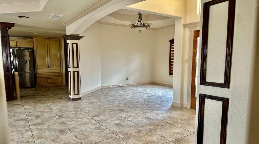 8908 Southern Oaks Lp, Laredo, Texas 78045, 3 Bedrooms Bedrooms, 6 Rooms Rooms,2 BathroomsBathrooms,Residential,For Sale,8908 Southern Oaks Lp,20260873