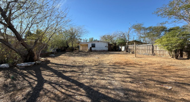 206 S Tapeyste Ave, Laredo, Texas 78046, 1 Bedroom Bedrooms, 2 Rooms Rooms,1 BathroomBathrooms,Residential,For Sale,206 S Tapeyste Ave,20260875 206 S Tapeyste Ave, Laredo, Texas 78046, 1 Bedroom Bedrooms, 2 Rooms Rooms,1 BathroomBathrooms,Residential,For Sale,206 S Tapeyste Ave,20260875