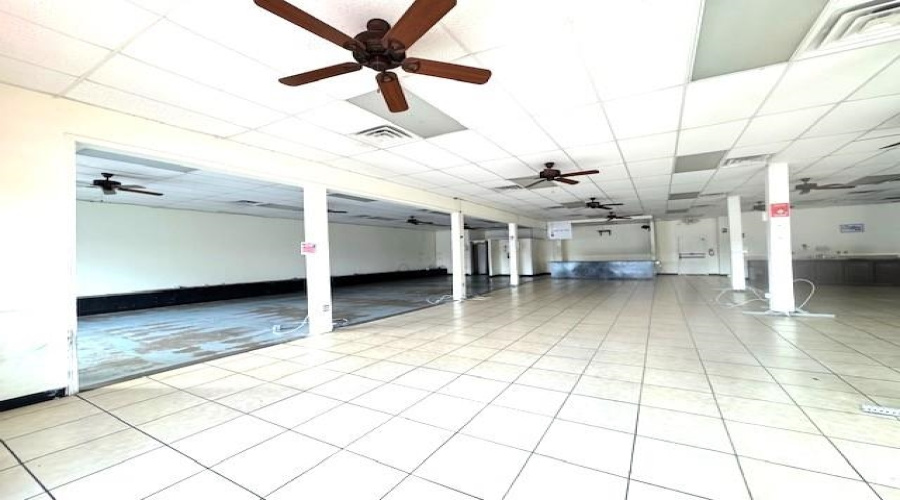 3210 Jaime Zapata Memorial Hwy, Laredo, Texas 78043, 6 Rooms Rooms,3 BathroomsBathrooms,Commercial retail/office,For Rent,3210 Jaime Zapata Memorial Hwy,20260876