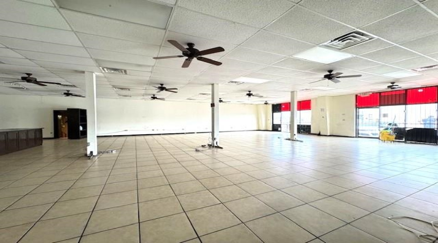 3210 Jaime Zapata Memorial Hwy, Laredo, Texas 78043, 6 Rooms Rooms,1 BathroomBathrooms,Commercial retail/office,For Rent,3210 Jaime Zapata Memorial Hwy,20260887