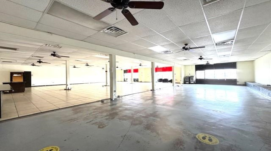 3210 Jaime Zapata Memorial Hwy, Laredo, Texas 78043, 6 Rooms Rooms,1 BathroomBathrooms,Commercial retail/office,For Rent,3210 Jaime Zapata Memorial Hwy,20260887