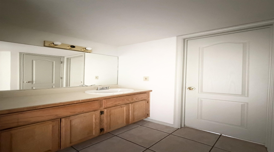 507 Shiloh Dr, Laredo, Texas 78045, 2 Bedrooms Bedrooms, 4 Rooms Rooms,1 BathroomBathrooms,Residential,For Rent,507 Shiloh Dr,20260878