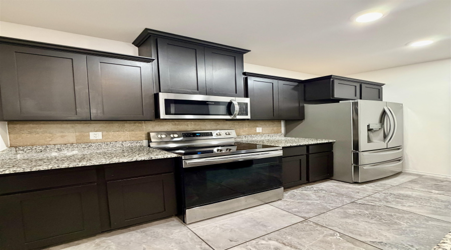 218 Welland Dr., Laredo, Texas 78045, 3 Bedrooms Bedrooms, 5 Rooms Rooms,2 BathroomsBathrooms,Residential,For Rent,218 Welland Dr.,20260879