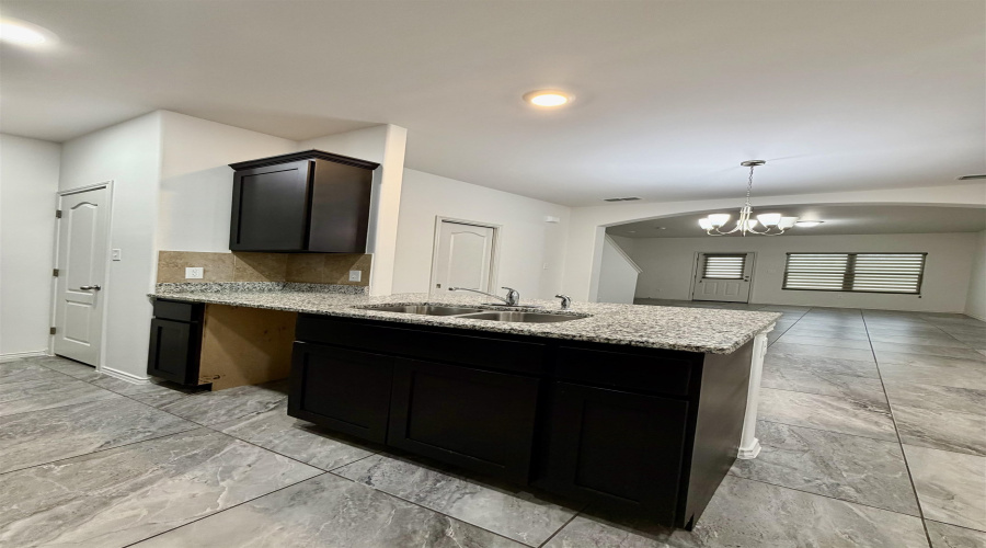 218 Welland Dr., Laredo, Texas 78045, 3 Bedrooms Bedrooms, 5 Rooms Rooms,2 BathroomsBathrooms,Residential,For Rent,218 Welland Dr.,20260879