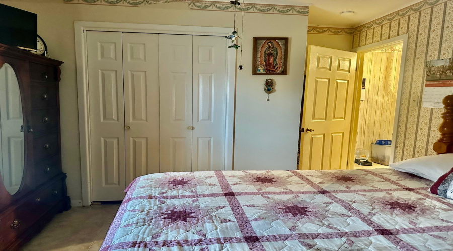 2518 E Lyon St, Laredo, Texas 78043, 3 Bedrooms Bedrooms, 9 Rooms Rooms,2 BathroomsBathrooms,Residential,For Sale,2518 E Lyon St,20260880