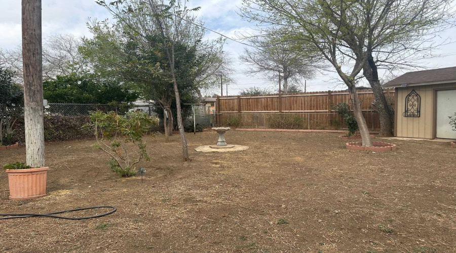 2518 E Lyon St, Laredo, Texas 78043, 3 Bedrooms Bedrooms, 9 Rooms Rooms,2 BathroomsBathrooms,Residential,For Sale,2518 E Lyon St,20260880