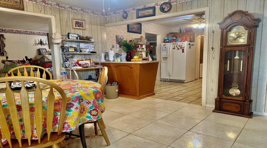 2518 E Lyon St, Laredo, Texas 78043, 3 Bedrooms Bedrooms, 9 Rooms Rooms,2 BathroomsBathrooms,Residential,For Sale,2518 E Lyon St,20260880