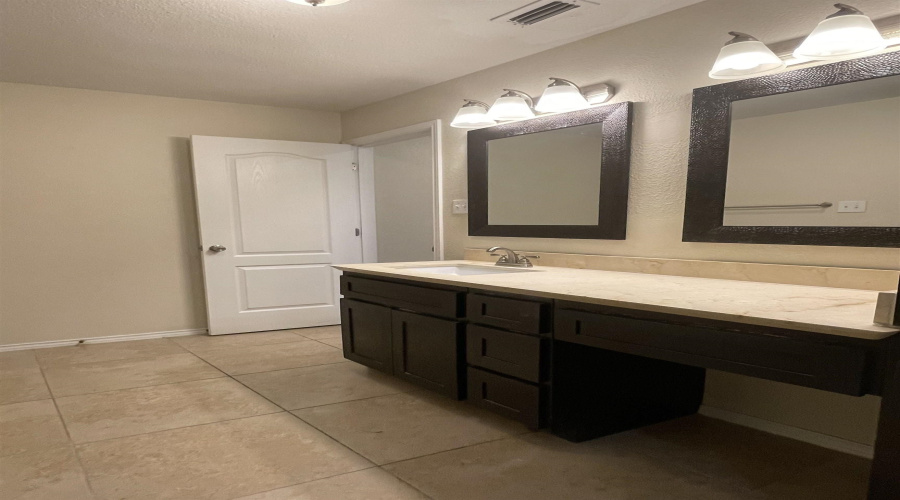 4011 Aidin St, LAREDO, Texas 78045, 3 Bedrooms Bedrooms, 6 Rooms Rooms,2 BathroomsBathrooms,Residential,For Rent,4011 Aidin St,20260881